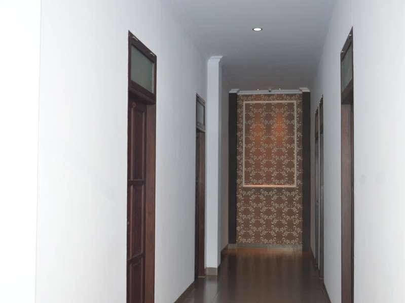 Oyo 1631 Aristo Home มากาซาร์ ภายนอก รูปภาพ